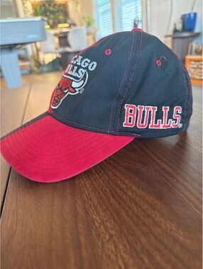 Vintage Chicago Bulls Two-Tone Adjustable Snapback Hat